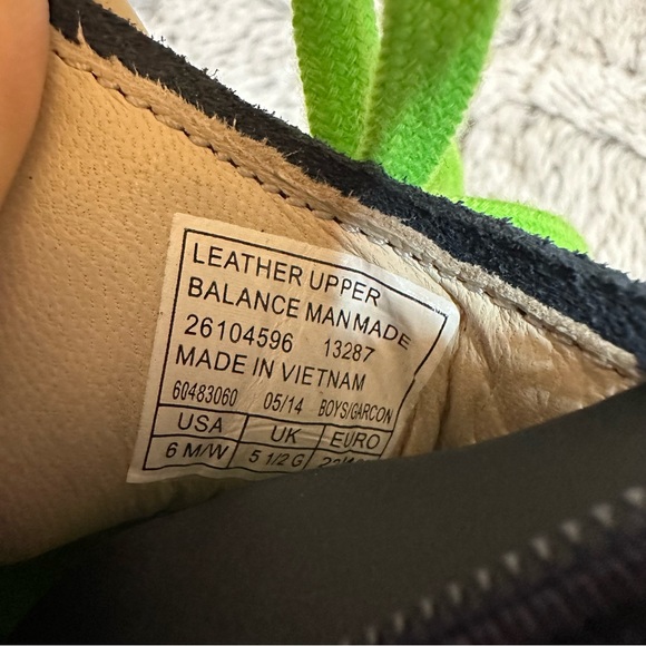 Clarks Boys Suede Boots side zip size 6 toddler - Picture 6 of 7